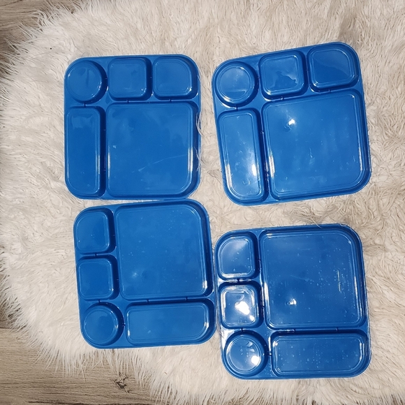 Set of FOUR Blue Plastic Compartment Plates - Picture 9 of 9